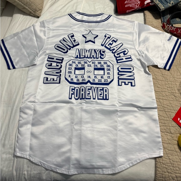 Supreme - Picture 11 of 16